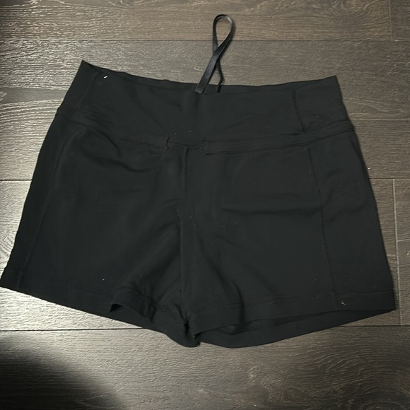 LULULEMON BLACK SHORTS. - Picture 2 of 6